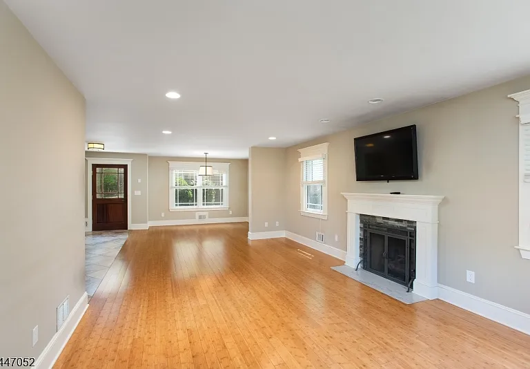 30 Gates Ave — Photo 25