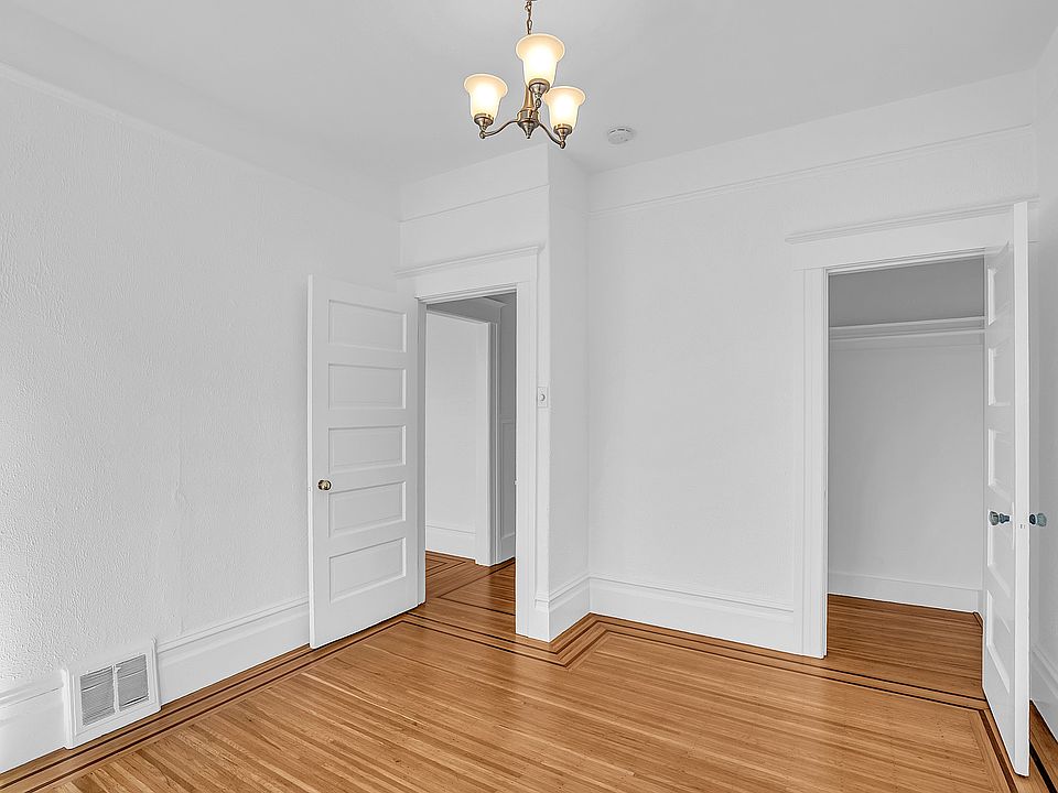 2nd Guest Bedroom Closet