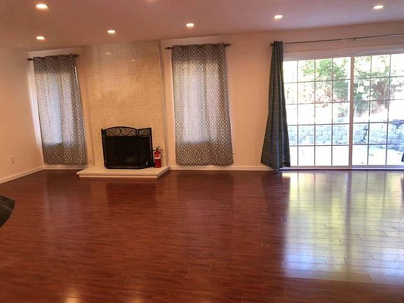 4th image of 743 Olivewood Dr