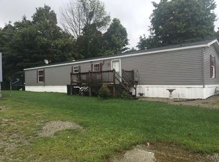 36 Interstate Dr, Claysville, PA 15323