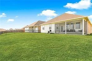 4 bed, 2.0 bath, 1867 sqft, $2,295 — Photo 3