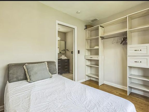 5th image of 460 15th Ave N APT 2