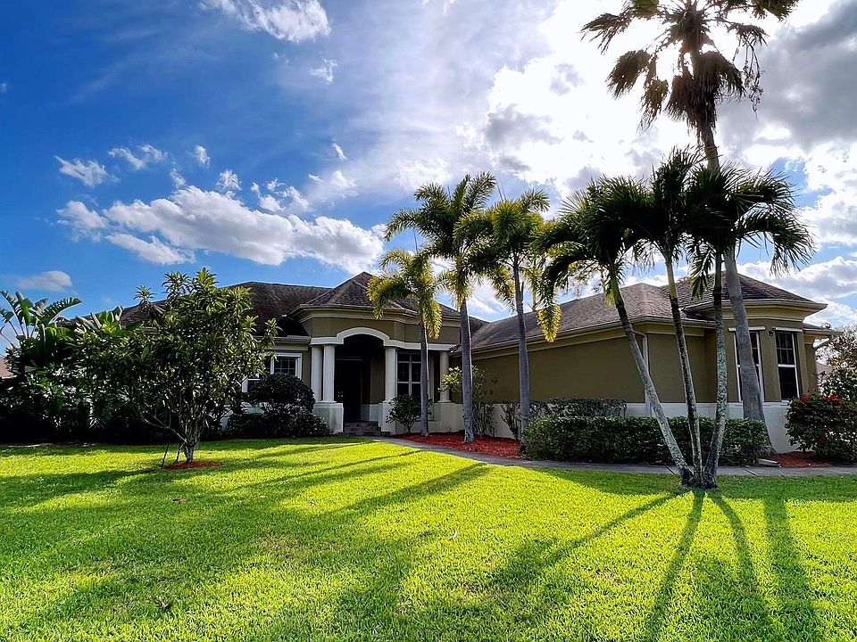 Exterior and front yard