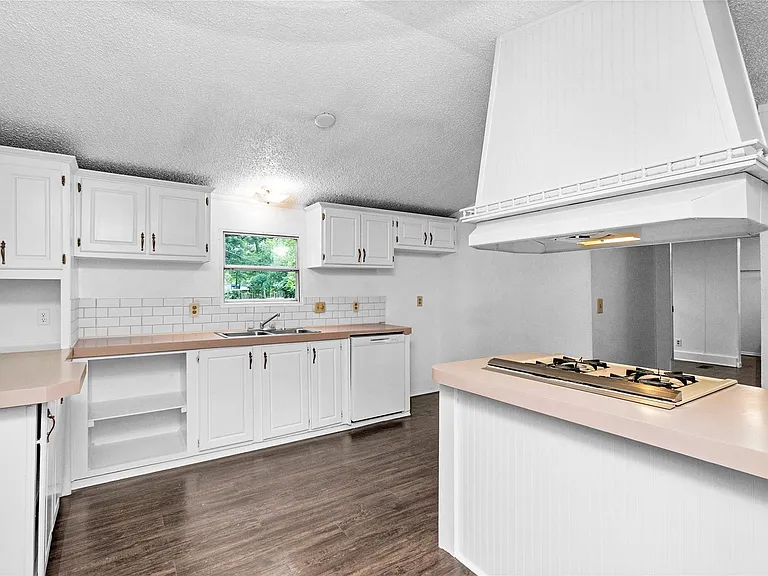 19339 Forest Lane Cir — Photo 17