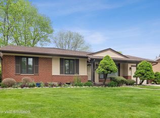 1093 Elmwood Ln, Elk Grove Village, IL 60007