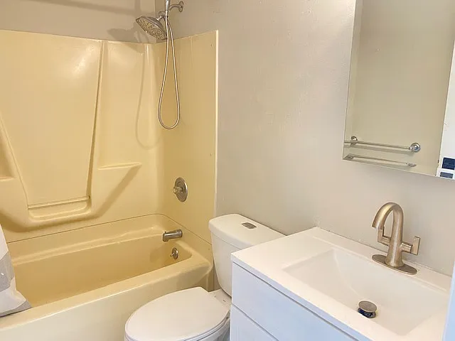 134 New York Ave #10 — Photo 5