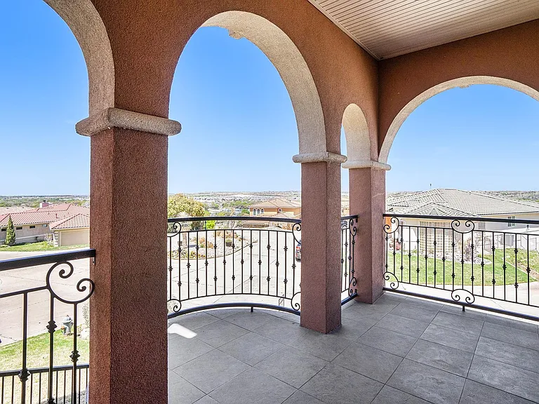7713 Lakeview Cir — Photo 9