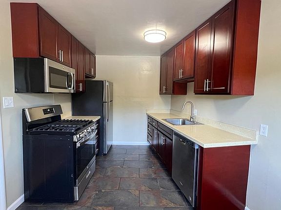 4th image of 94 Renato Ct #B