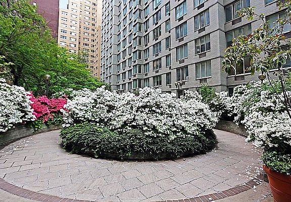 5th image of 333 E 56th St APT 17L