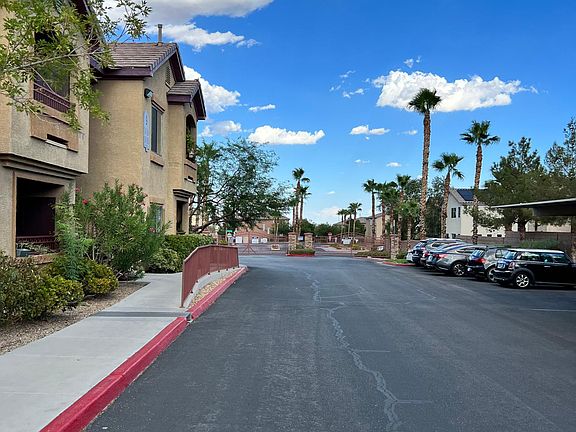 3rd image of 8250 N Grand Canyon Dr Unit 2062