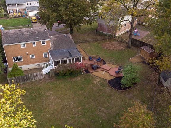 4th image of 1872 Robinway Dr