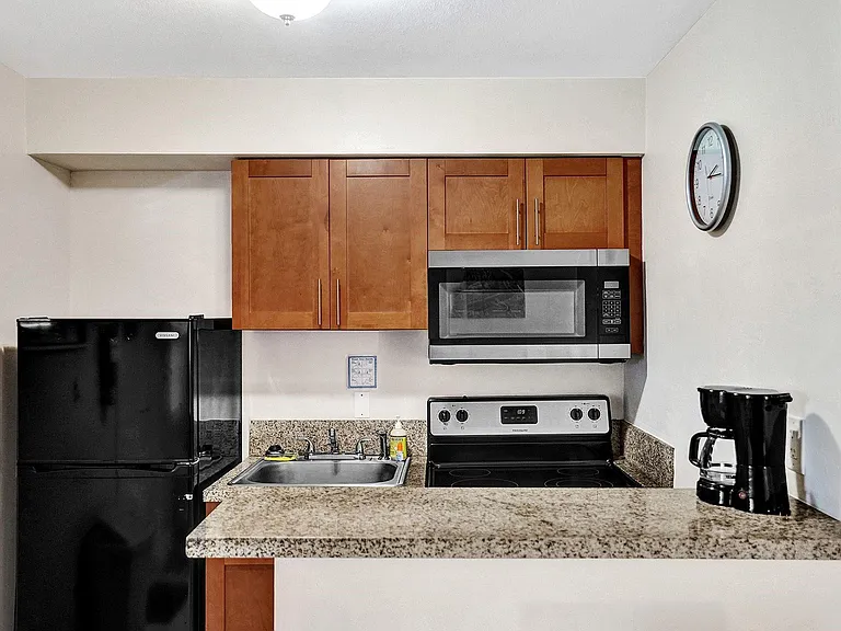 3226 NE 12th St #8 — Photo 8