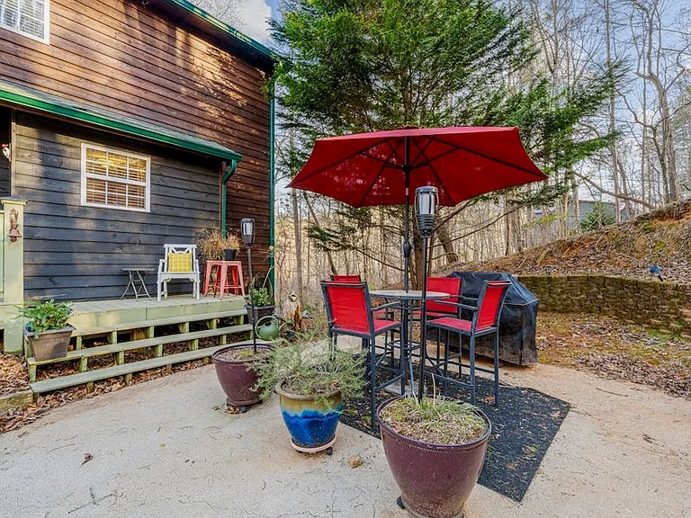 64 Poolside Ct — Photo 25