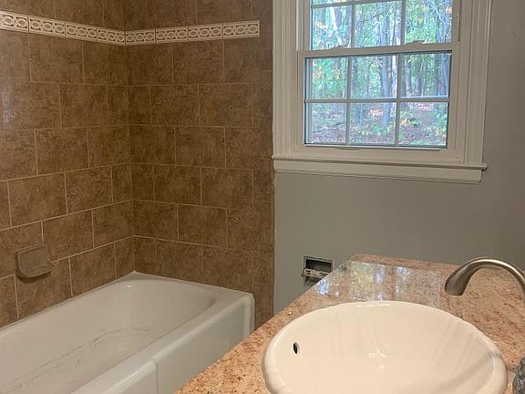 4th image of 2801 Shaftsbury St