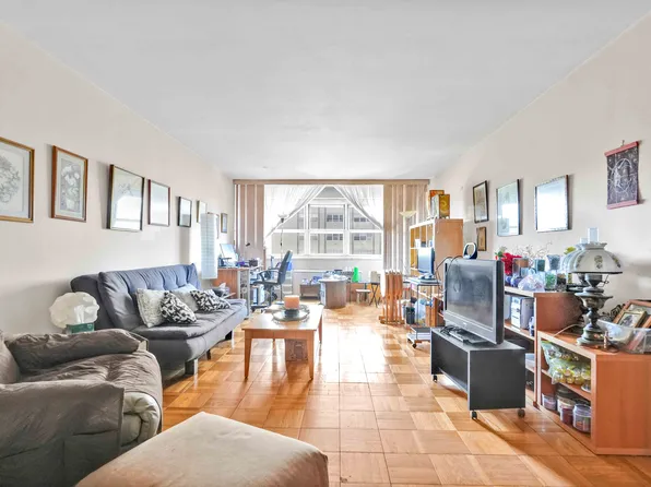 66-36 Yellowstone Boulevard image 6 of 18