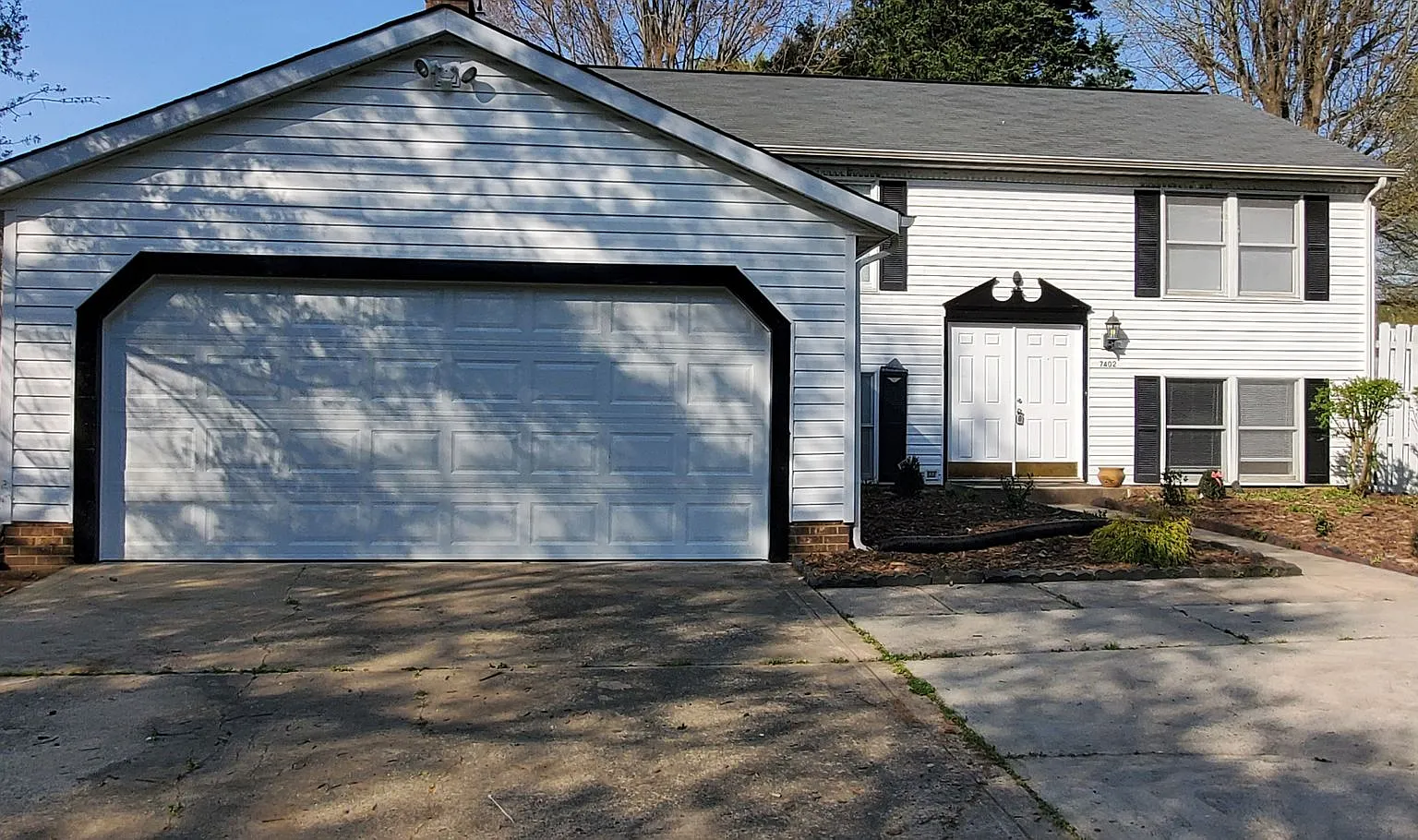 Beautiful Home Available for Rent in Charlotte, NC in Carmel Area — Photo 1