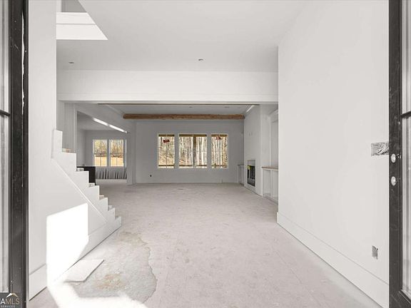 5th image of 422 Old Orange Mill Rd