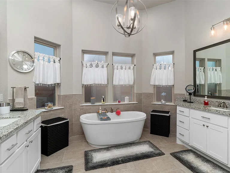 114 La Vie Dr — Photo 37