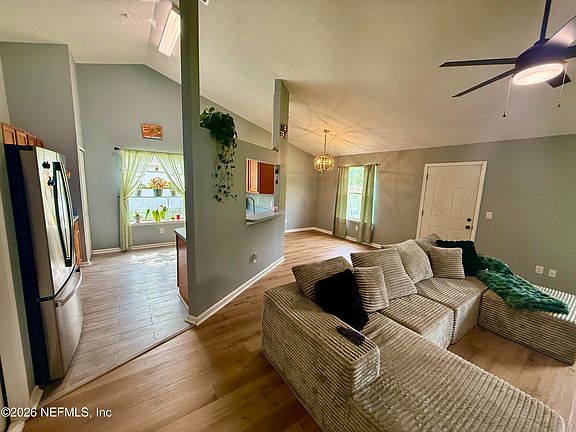 5th image of 336 S SHAMROCK Avenue