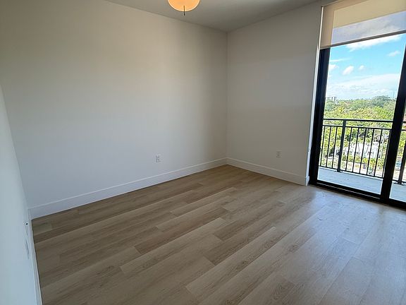 3rd image of 2501 NE 181st St #S2