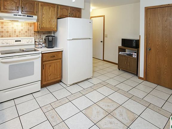 5th image of 4706 Cardinal Ct