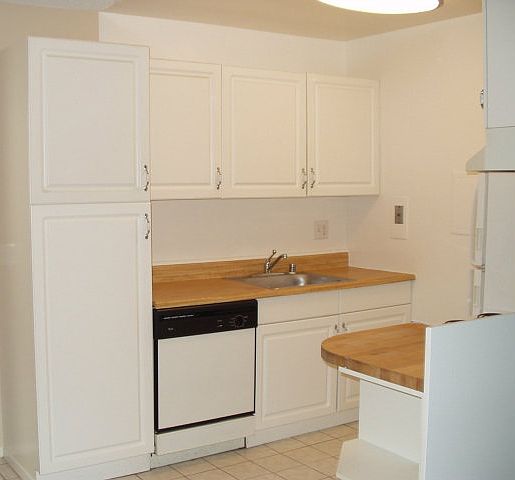 1st image of 1126 Cherry Ave APT 17