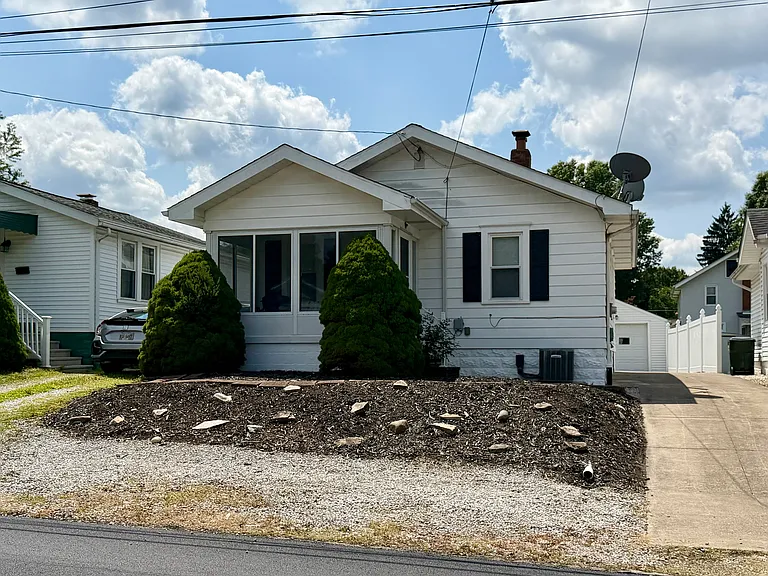 474 Franklin Ave — Photo 1
