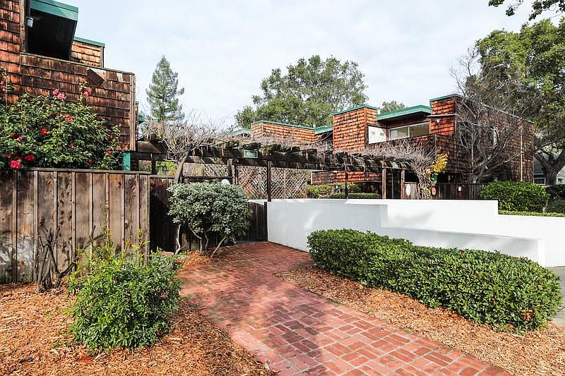1st image of 655 Forest Ave