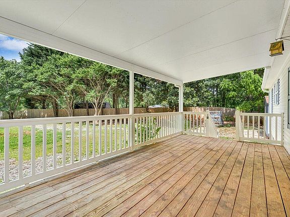 4th image of 139 Daffodil Dr