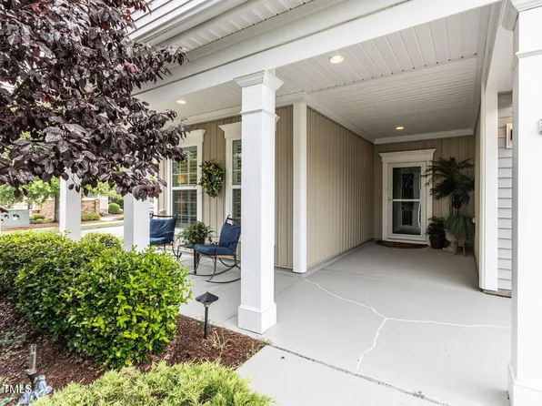 101 Arvind Oaks Cir, Cary, NC 27519