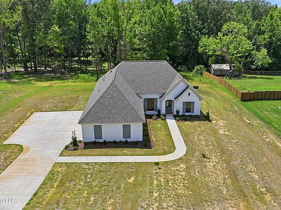 2nd image of 939 Mullican Rd