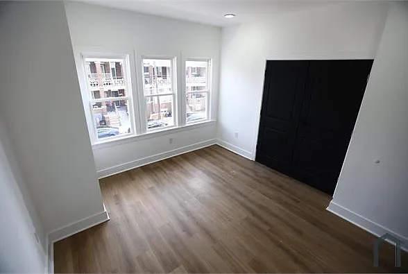 2 bed, 900 sqft, $1,800 — Photo 3