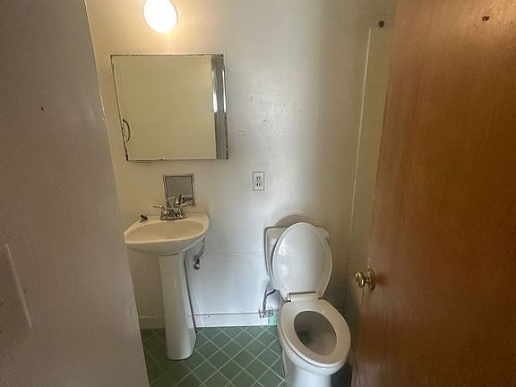 4th image of 7105 W Capitol Dr #1