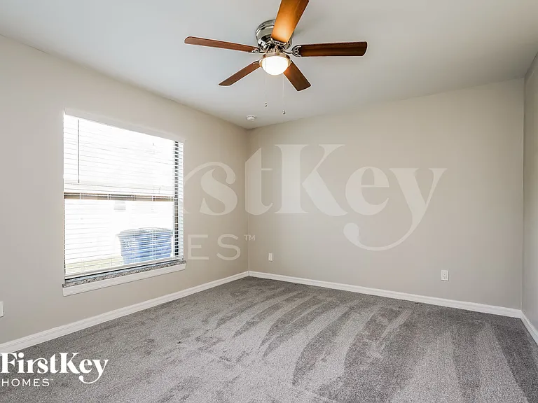 8432 Grove Rd — Photo 10