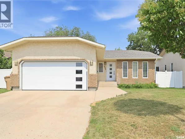 2206 E Assiniboine Ave, Regina, SK S4V 2E8