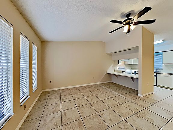 3rd image of 32827 Blossom Ln