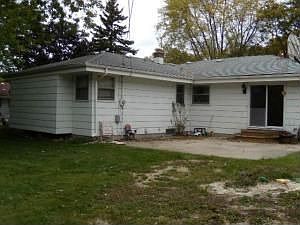 2nd image of 1655 Falls Rd