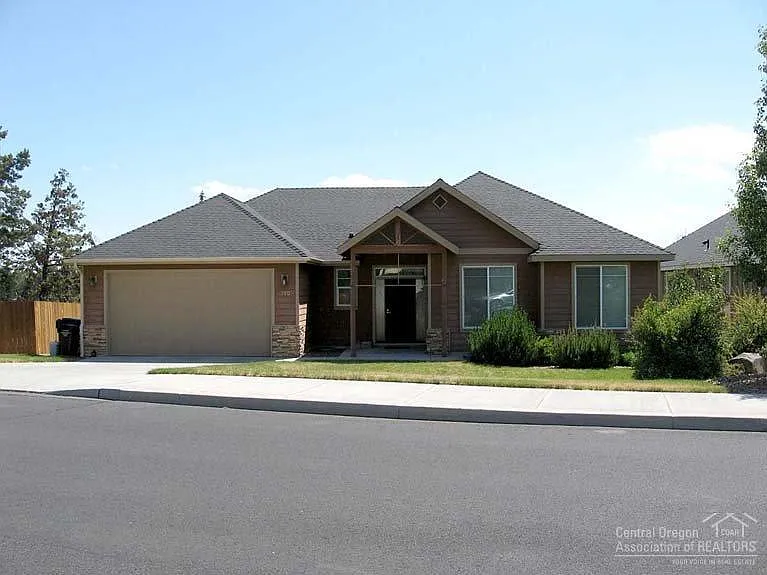 300 NW 16th Pl photo 1