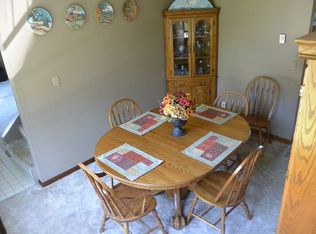 451 McQuade Rd, Amsterdam, NY 12010