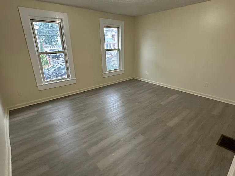 113 Morris St #11 — Photo 6