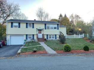 10 Wedgemere Dr, Lowell, MA 01852