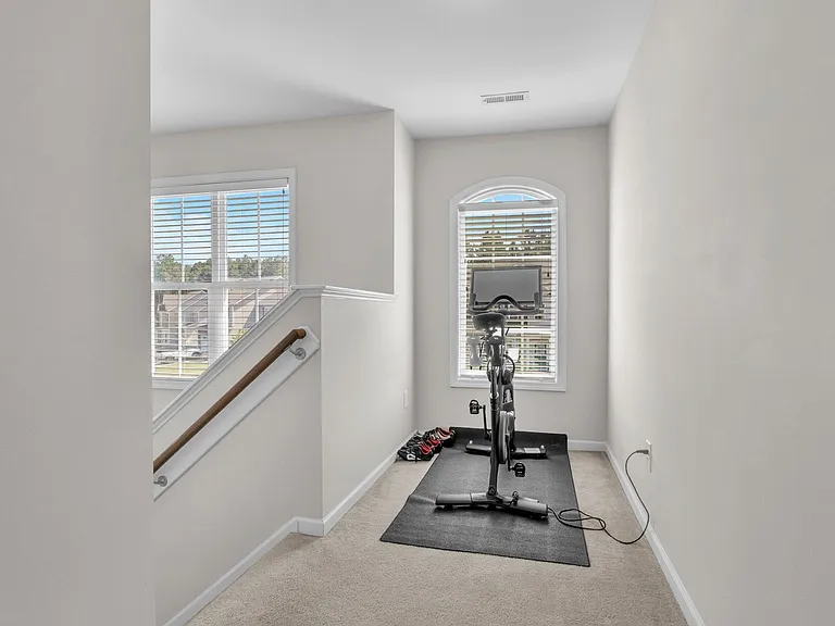 405 Belhaven Ct — Photo 28