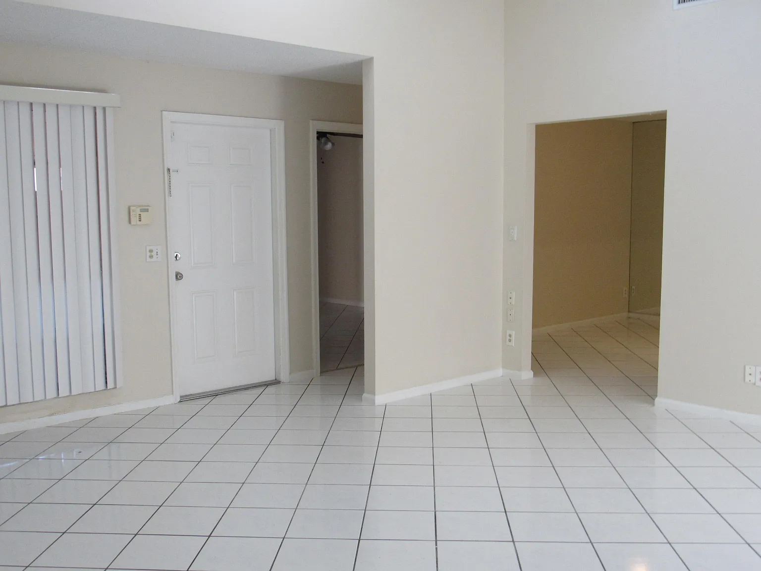2 bed, 2.0 bath, 1098 sqft, $2,100 — Photo 3