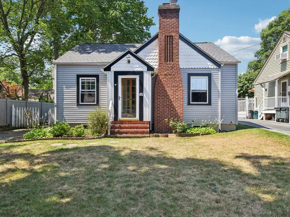 36 Lou Avenue, Kings Park, NY 11754