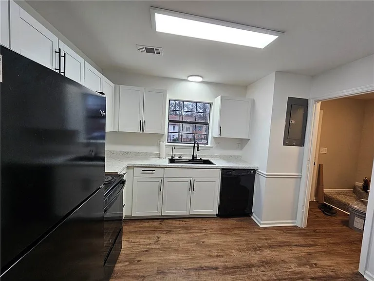 6002 Pat Mell Pl SE — Photo 9