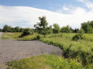 Peet St, Middleport, NY 14105