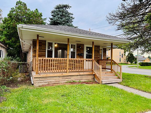 2nd image of 3429 Maple St