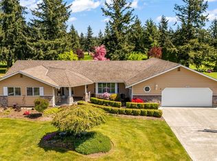 6888 Golf View Dr, Lynden, WA 98264