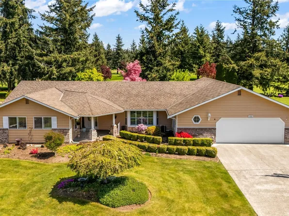 6888 Golf View Dr, Lynden, WA 98264