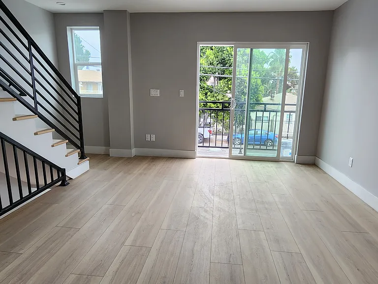 5729 Klump Ave — Photo 10